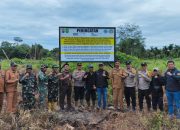 Polres Inhil Pasang Papan Plang Peringatan Karhutla di Kelurahan Tanjung Pidada