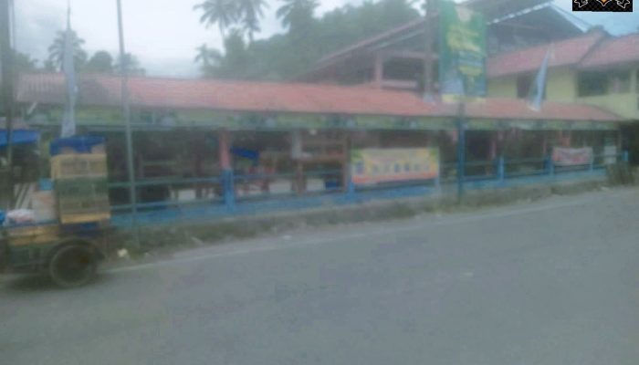 BREAKING NEWS | INTELKRIMINAL.CO.ID  Diduga Ada Pembiaran! Pengurus Pasar Palupuh Bekerja Tanpa SK, Wali Nagari Pasia Laweh Disorot Warga